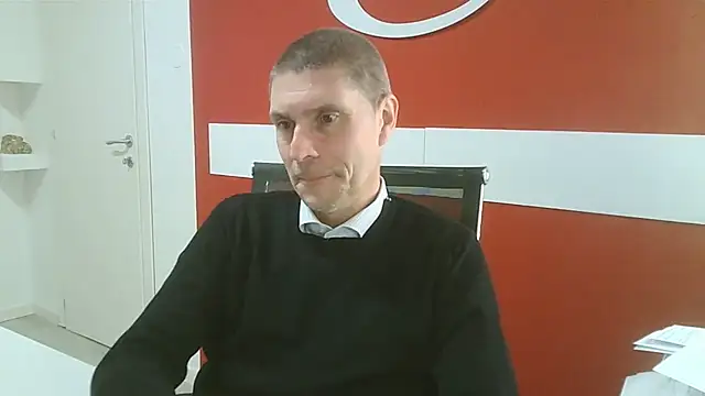 Snapshot of max79ve31 chatting on 03-06-26, 01:40 max79ve31 online show from 03-06-26, 01:40