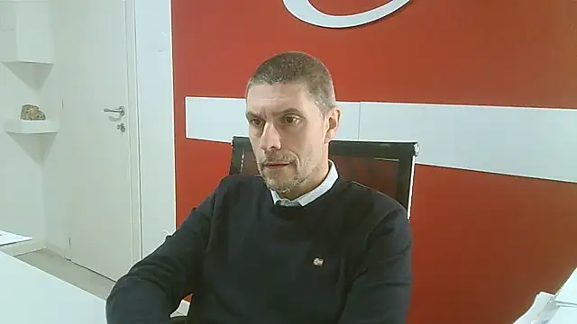 Snapshot of max79ve31 chatting on 03-12-26, 01:06 max79ve31 online show from 03-12-26, 01:06