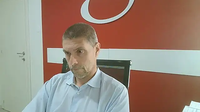 Snapshot of max79ve31 chatting on 05-11-26, 03:18 max79ve31 online show from 05-11-26, 03:18