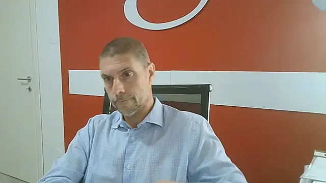 Snapshot of max79ve31 chatting on 06-05-26, 11:49 max79ve31 online show from 06-05-26, 11:49