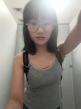 Snapshot of wemroudeyu chatting on 04-10-26, 02:00 wemroudeyu online show from 04-10-26, 02:00