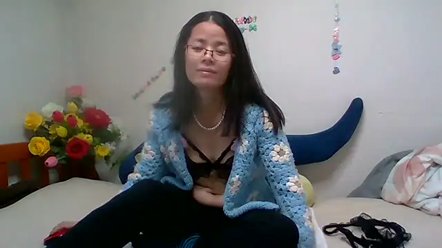 sweethanajapanese online show from 12-16-25, 12:32