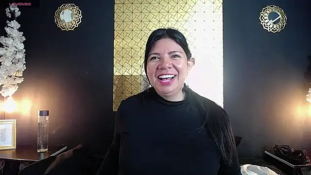 Snapshot of kinky_momm chatting on 09-29-25, 01:49 kinky momm online show from 09-29-25, 01:49