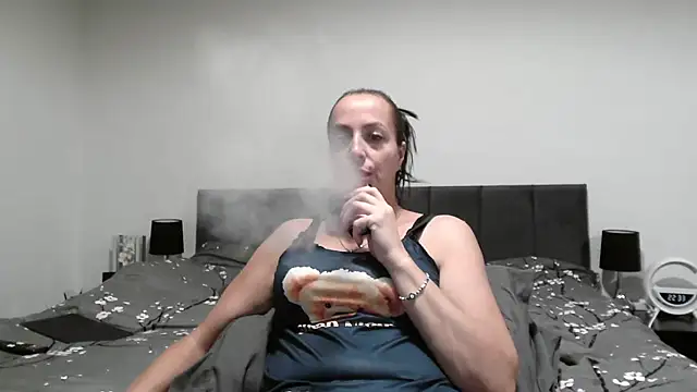 Snapshot of ShawtLana chatting on 10-25-25, 09:31 ShawtLana online show from 10-25-25, 09:31