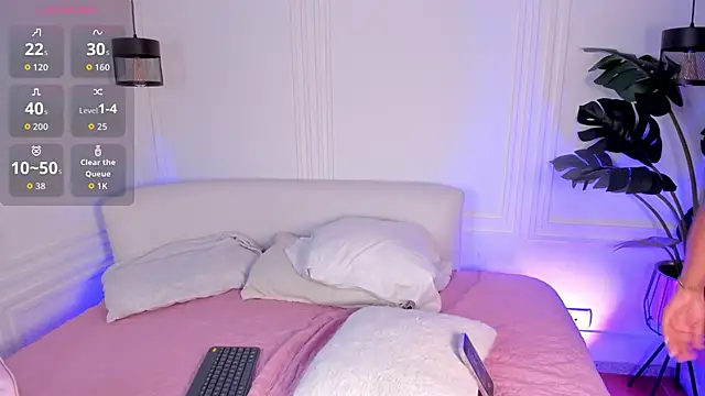 Dafne Hillss online show from 11-27-25, 12:51