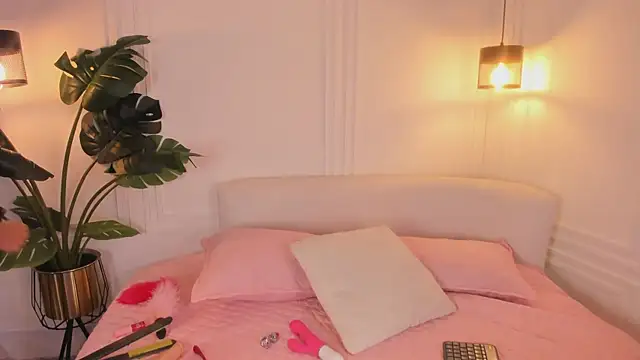 Dafne Hillss online show from 02-12-26, 11:38