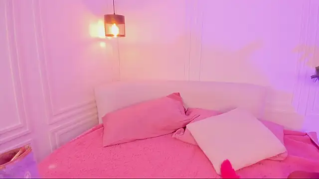 Dafne Hillss online show from 02-27-26, 11:54