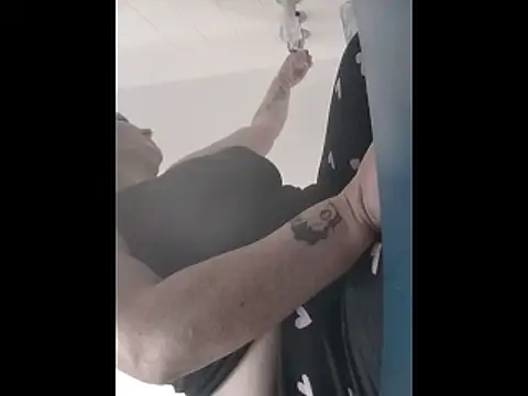 nakedgarbageperson online show from 10-28-25, 01:03