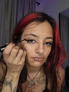 carolinerue online show from 04-04-26, 08:23