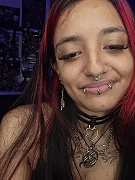 carolinerue online show from 04-21-26, 01:42