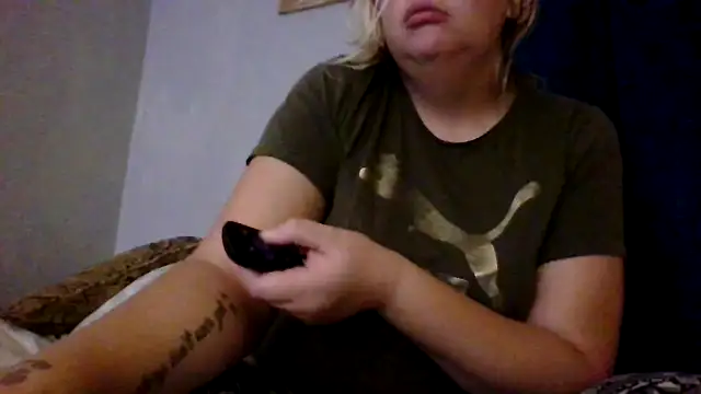 Snapshot of Gabbygade chatting on 09-15-25, 02:44 Gabbygade online show from 09-15-25, 02:44