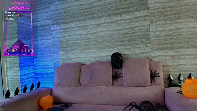 Snapshot of Teffy_Cute_ chatting on 10-20-25, 06:08 Teffy Cute online show from 10-20-25, 06:08