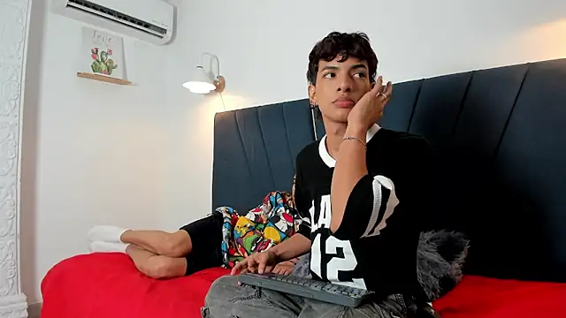 maicol cum23 online show from 12-17-25, 04:51