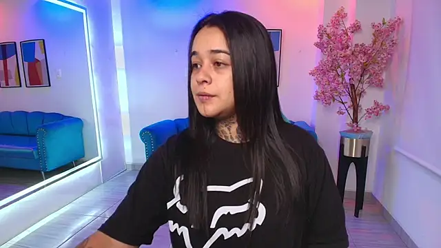Snapshot of Black_roseee chatting on 06-03-26, 03:42 Black roseee online show from 06-03-26, 03:42