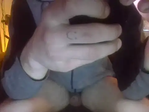 Snapshot of Immerhartundgeil chatting on 12-17-25, 11:55 Immerhartundgeil online show from 12-17-25, 11:55