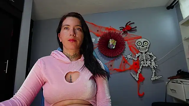 iriss cardenas online show from 10-28-25, 11:25