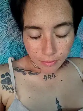 iriss cardenas online show from 11-26-25, 04:30