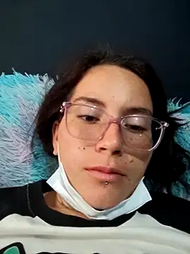 iriss cardenas online show from 12-02-25, 03:18