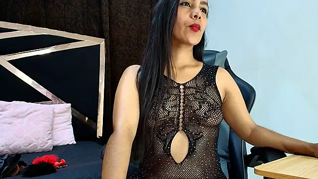 Snapshot of luna_brown7 chatting on 10-12-25, 05:06 luna brown7 online show from 10-12-25, 05:06