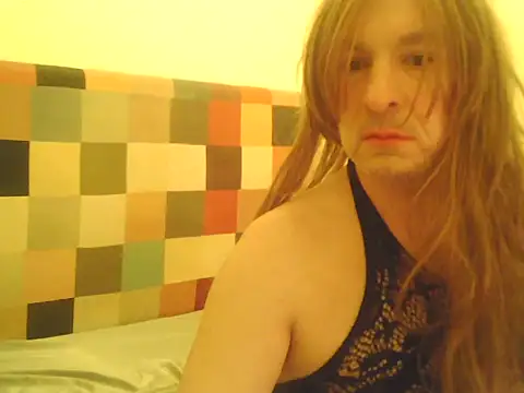 Snapshot of tuplaceroll chatting on 11-25-25, 02:55 tuplaceroll online show from 11-25-25, 02:55