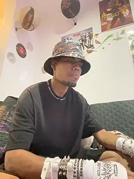 Snapshot of Teito69 chatting on 09-19-25, 04:36 Teito69 online show from 09-19-25, 04:36