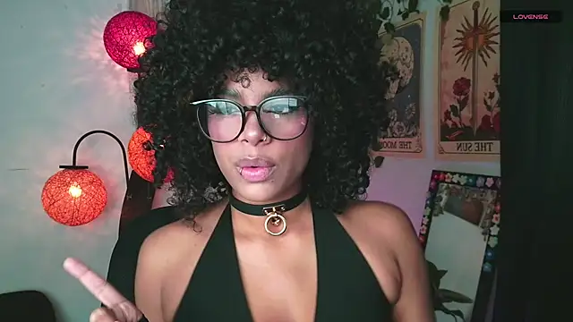 Snapshot of Raven_luv chatting on 09-14-25, 09:25 Raven luv online show from 09-14-25, 09:25