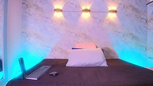 abbyrouss  online show from 11-08-25, 03:07