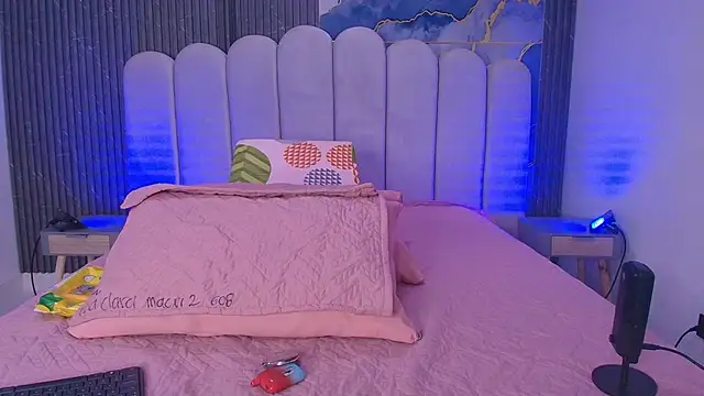 abbyrouss  online show from 12-20-25, 03:13