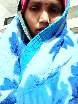 Snapshot of Cm_pooja chatting on 01-12-26, 10:04 Cm pooja online show from 01-12-26, 10:04