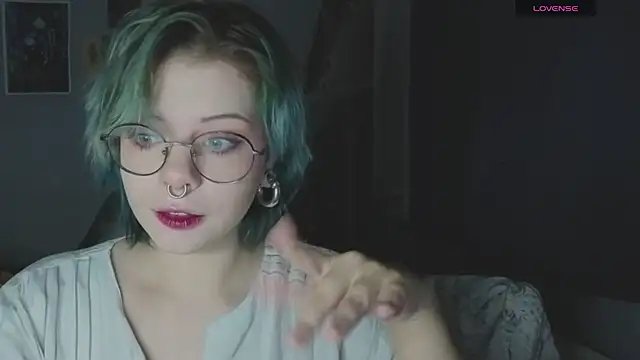 Snapshot of Alice_Zev chatting on 10-07-25, 09:34 Alice Zev online show from 10-07-25, 09:34