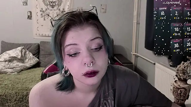 Snapshot of Alice_Zev chatting on 11-25-25, 10:54 Alice Zev online show from 11-25-25, 10:54