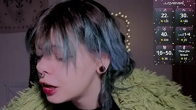 Snapshot of Alice_Zev chatting on 12-19-25, 01:40 Alice Zev online show from 12-19-25, 01:40