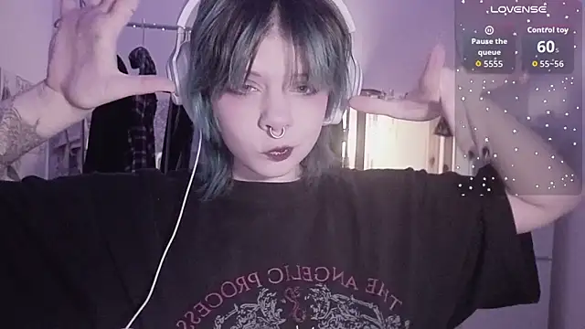 Snapshot of Alice_Zev chatting on 01-07-26, 11:18 Alice Zev online show from 01-07-26, 11:18