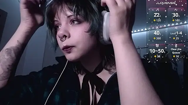 Snapshot of Alice_Zev chatting on 01-08-26, 11:51 Alice Zev online show from 01-08-26, 11:51