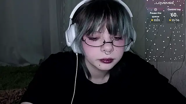 Snapshot of Alice_Zev chatting on 01-13-26, 11:10 Alice Zev online show from 01-13-26, 11:10