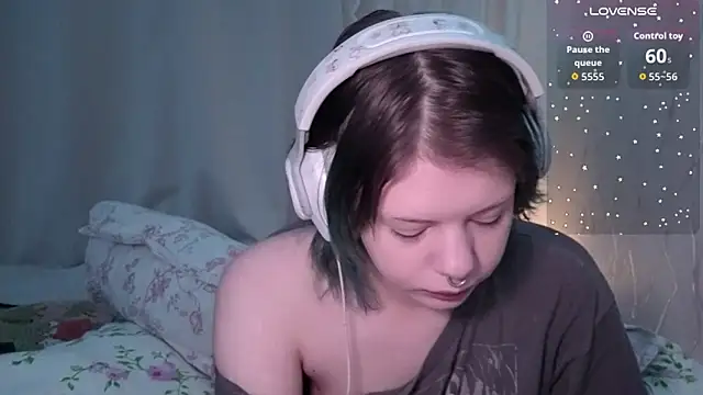 Snapshot of Alice_Zev chatting on 02-02-26, 04:55 Alice Zev online show from 02-02-26, 04:55