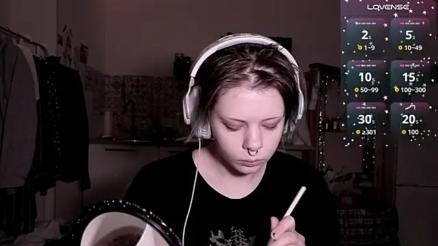 Snapshot of Alice_Zev chatting on 02-07-26, 11:41 Alice Zev online show from 02-07-26, 11:41