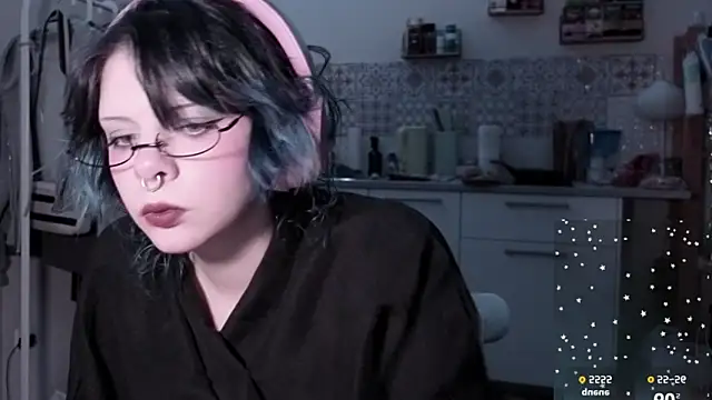 Snapshot of Alice_Zev chatting on 02-17-26, 01:13 Alice Zev online show from 02-17-26, 01:13