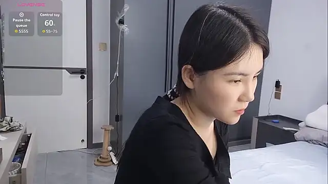 Snapshot of luckckcj chatting on 10-18-25, 01:30 luckckcj online show from 10-18-25, 01:30