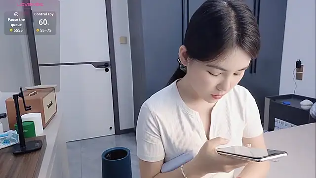 Snapshot of luckckcj chatting on 11-13-25, 06:34 luckckcj online show from 11-13-25, 06:34