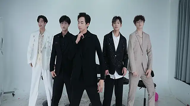 Snapshot of JL-sweetbaby1 chatting on 10-31-25, 12:06 JL-sweetbaby1 online show from 10-31-25, 12:06