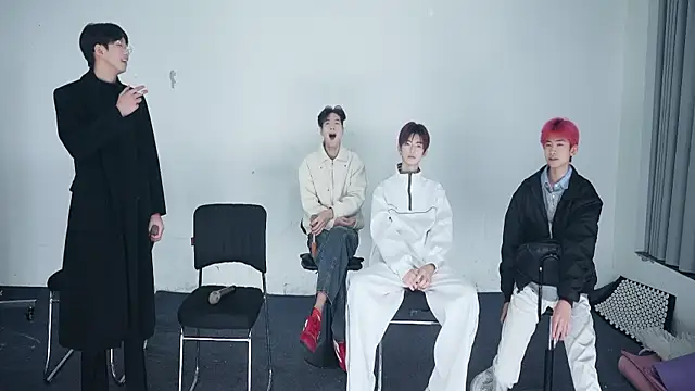 Snapshot of JL-sweetbaby1 chatting on 12-19-25, 11:06 JL-sweetbaby1 online show from 12-19-25, 11:06