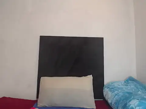 Snapshot of Didienana chatting on 09-15-25, 07:52 Didienana online show from 09-15-25, 07:52