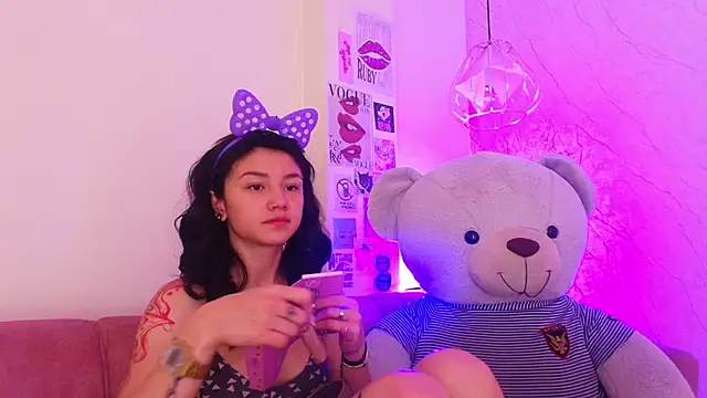 april bennett online show from 10-24-25, 12:23