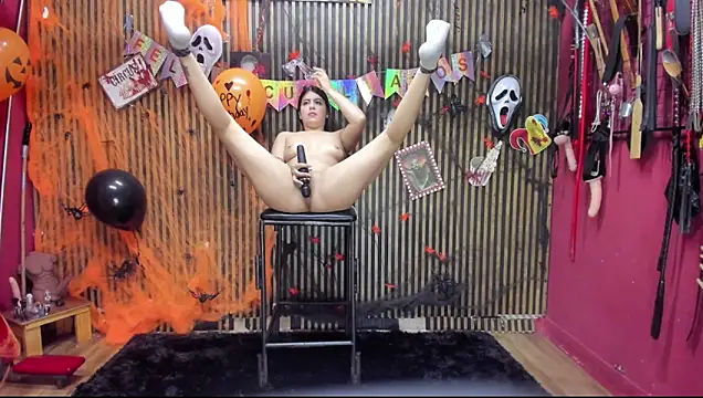 Snapshot of VantablackBDSMShow_ chatting on 10-28-25, 12:41 VantablackBDSMShow online show from 10-28-25, 12:41