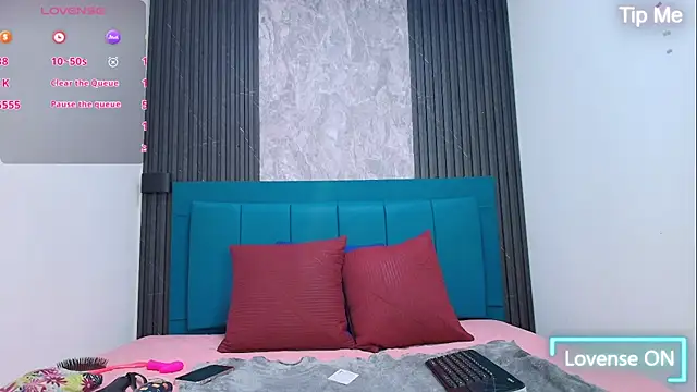 Snapshot of Caroline_daring chatting on 02-26-26, 01:21 Caroline daring online show from 02-26-26, 01:21