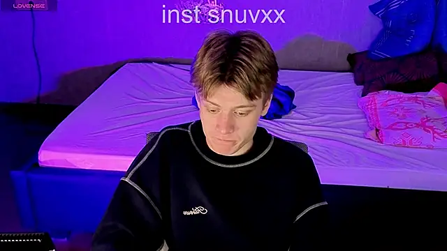 Snapshot of LouieEvans chatting on 10-02-25, 01:01 LouieEvans online show from 10-02-25, 01:01