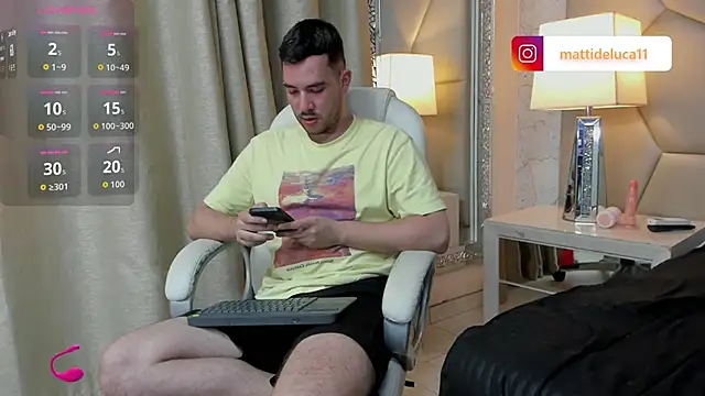 Snapshot of matti_de_lucaa chatting on 10-06-25, 05:32 matti de lucaa online show from 10-06-25, 05:32