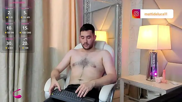 Snapshot of matti_de_lucaa chatting on 10-13-25, 05:46 matti de lucaa online show from 10-13-25, 05:46