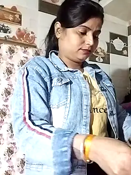 Snapshot of Hot-Pooja25 chatting on 02-09-26, 03:38 Hot-Pooja25 online show from 02-09-26, 03:38